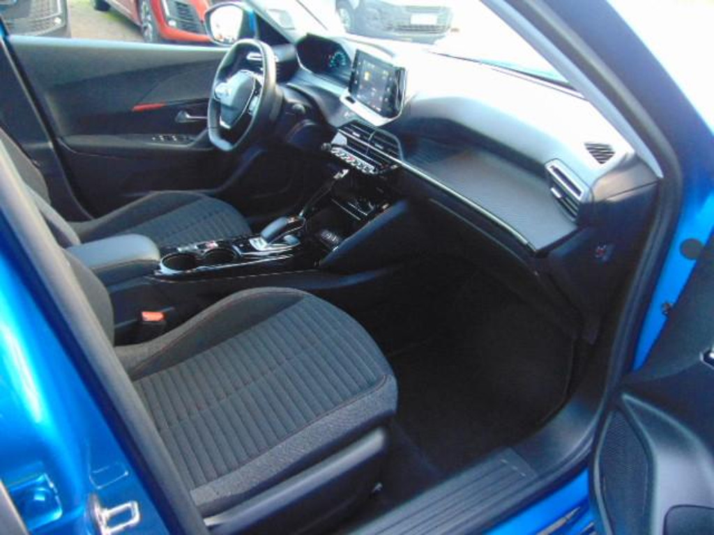 Peugeot e-2008