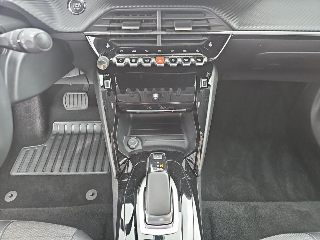 Peugeot e-2008