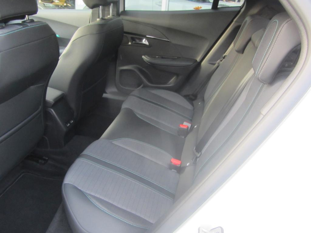 Peugeot e-2008