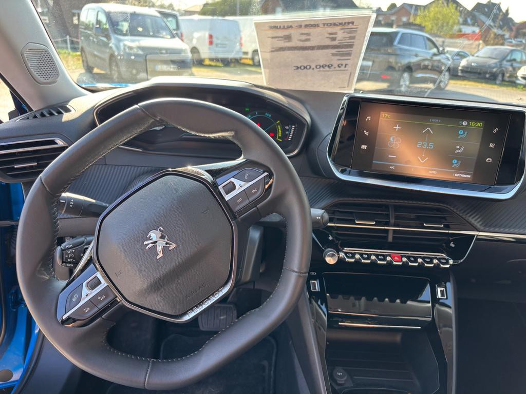 Peugeot e-2008