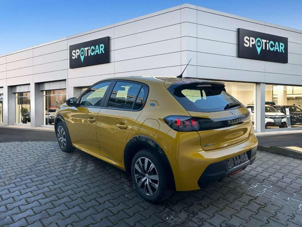 Peugeot e-208