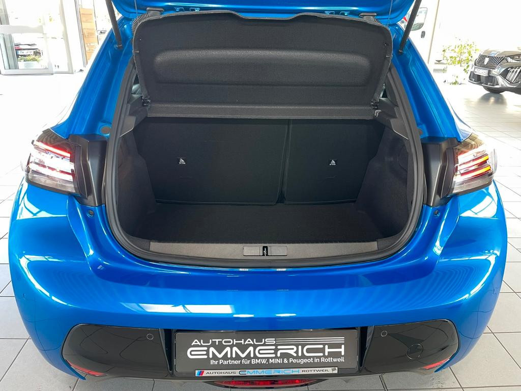 Peugeot e-208