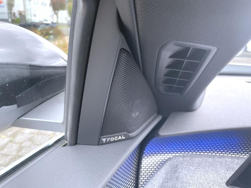 Peugeot E-3008