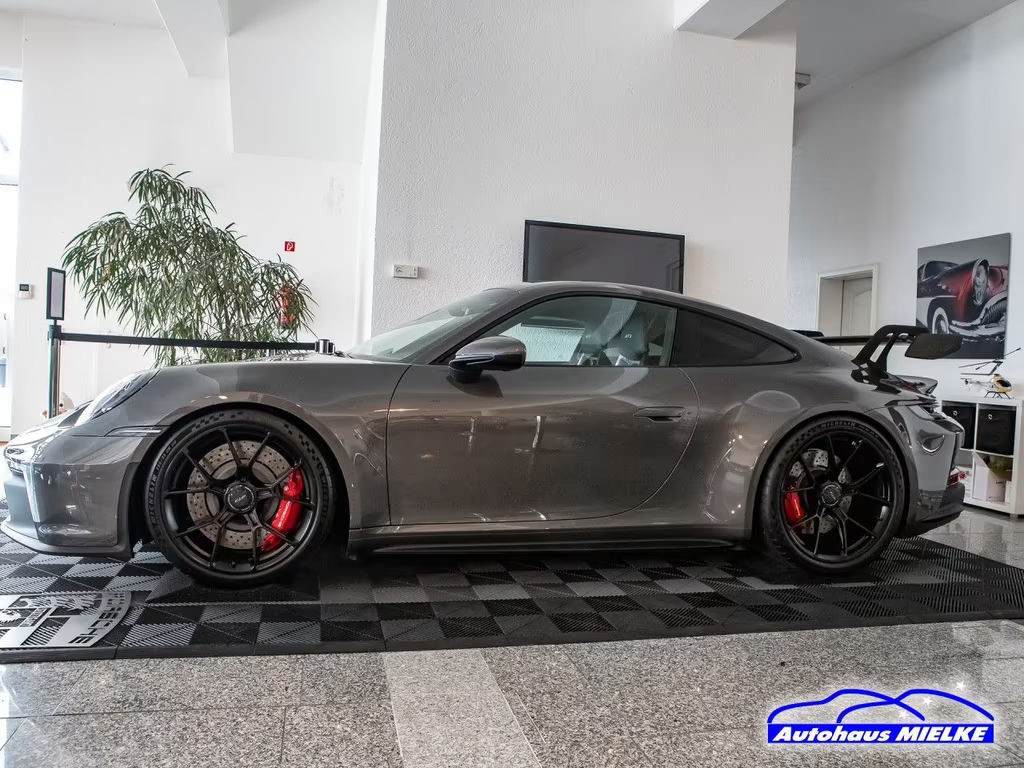 Porsche 911 GT3 992