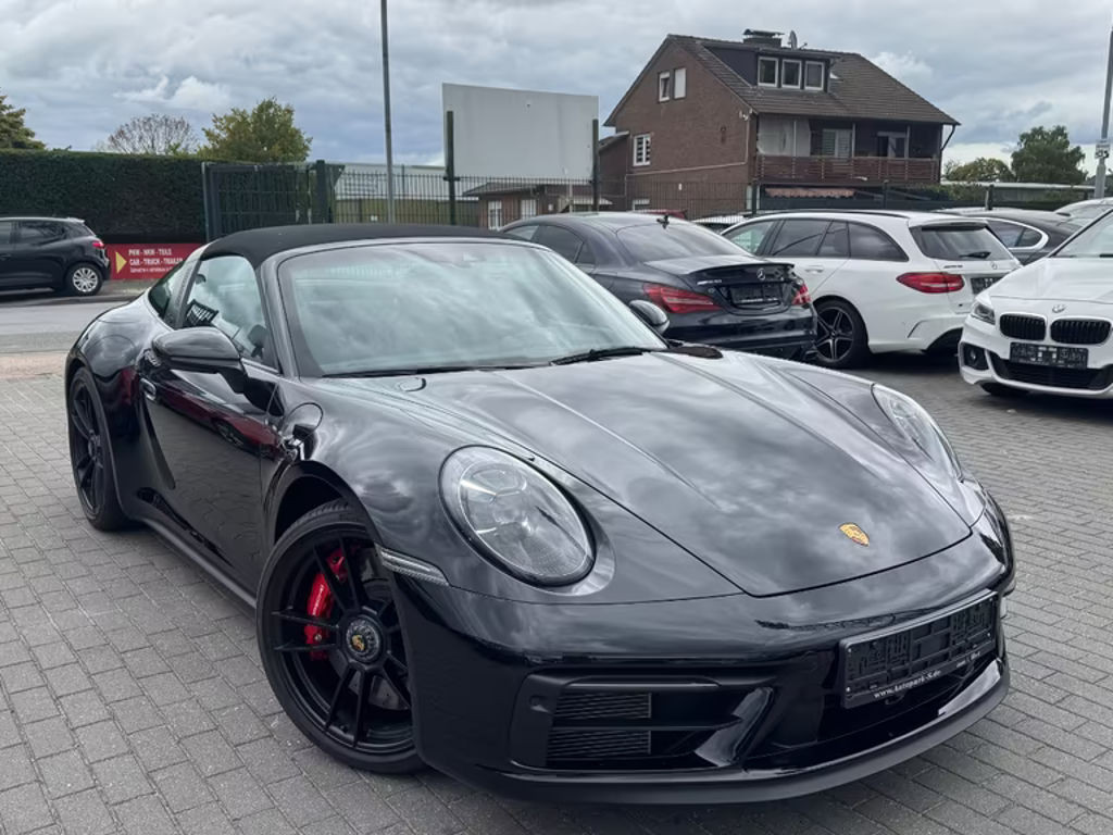 Porsche 911 GTS 4 992 Cabriolet Targa