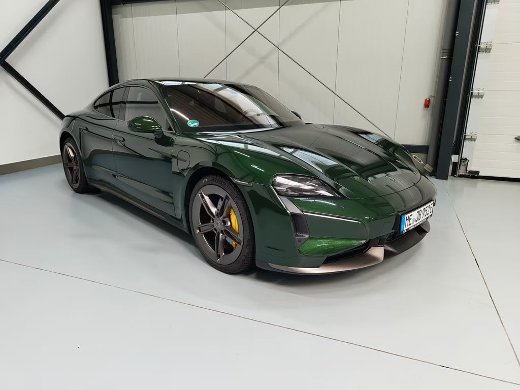 Porsche Taycan S Turbo