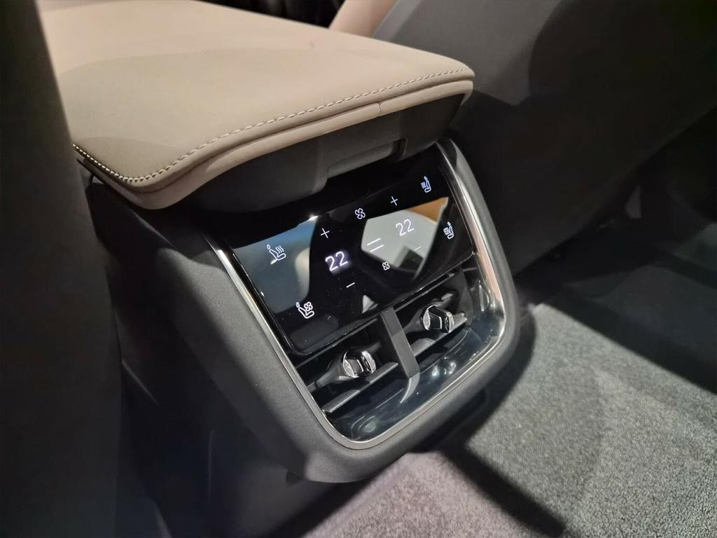 Volvo ES90