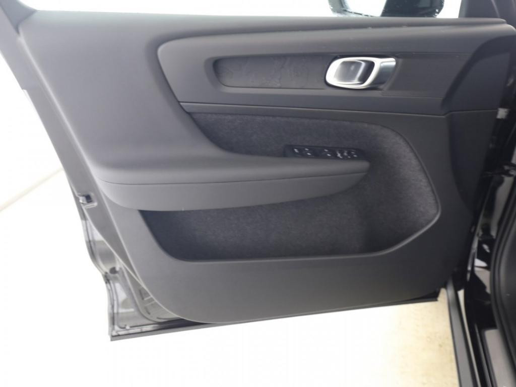 Volvo EX40