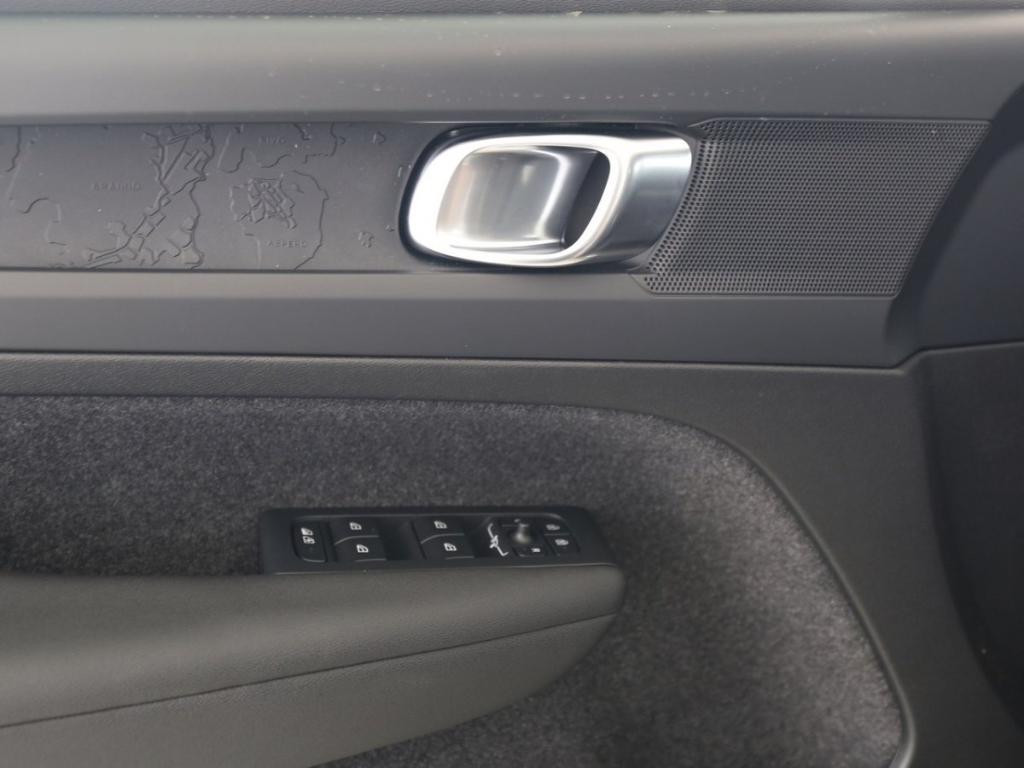 Volvo EX40