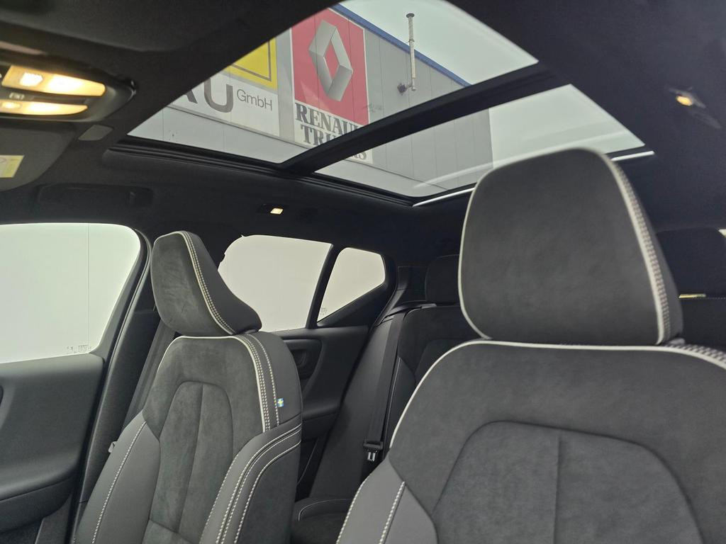 Volvo EX40