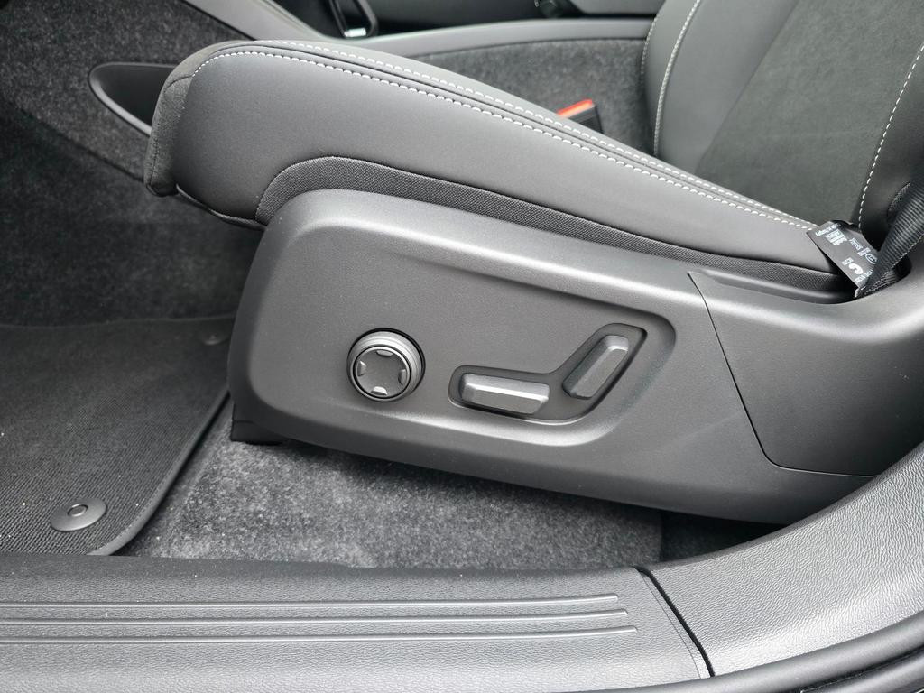 Volvo EX40