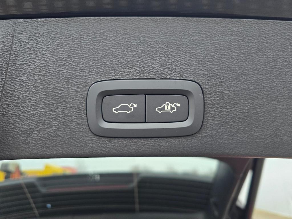 Volvo EX40
