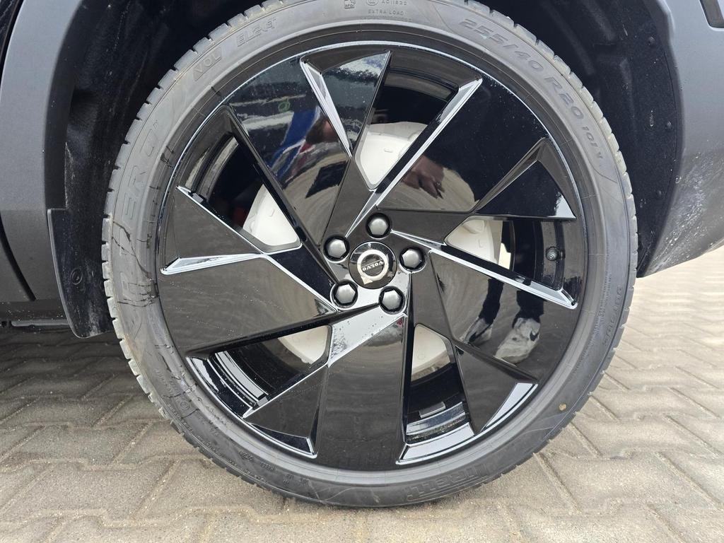 Volvo EX40