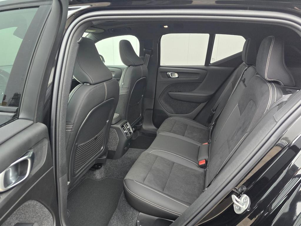 Volvo EX40