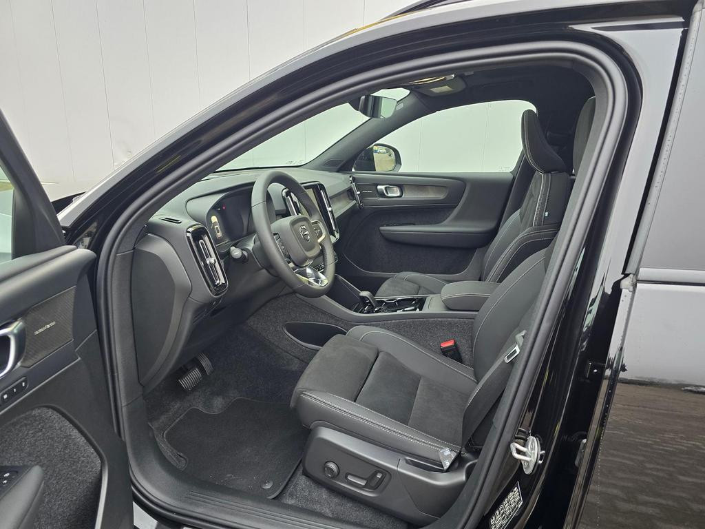 Volvo EX40