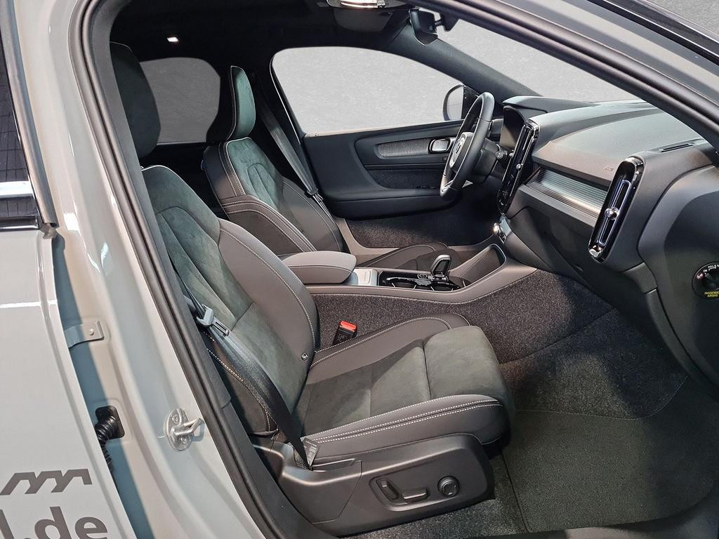 Volvo EX40
