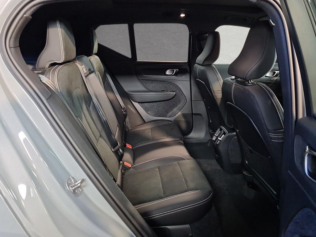 Volvo EX40