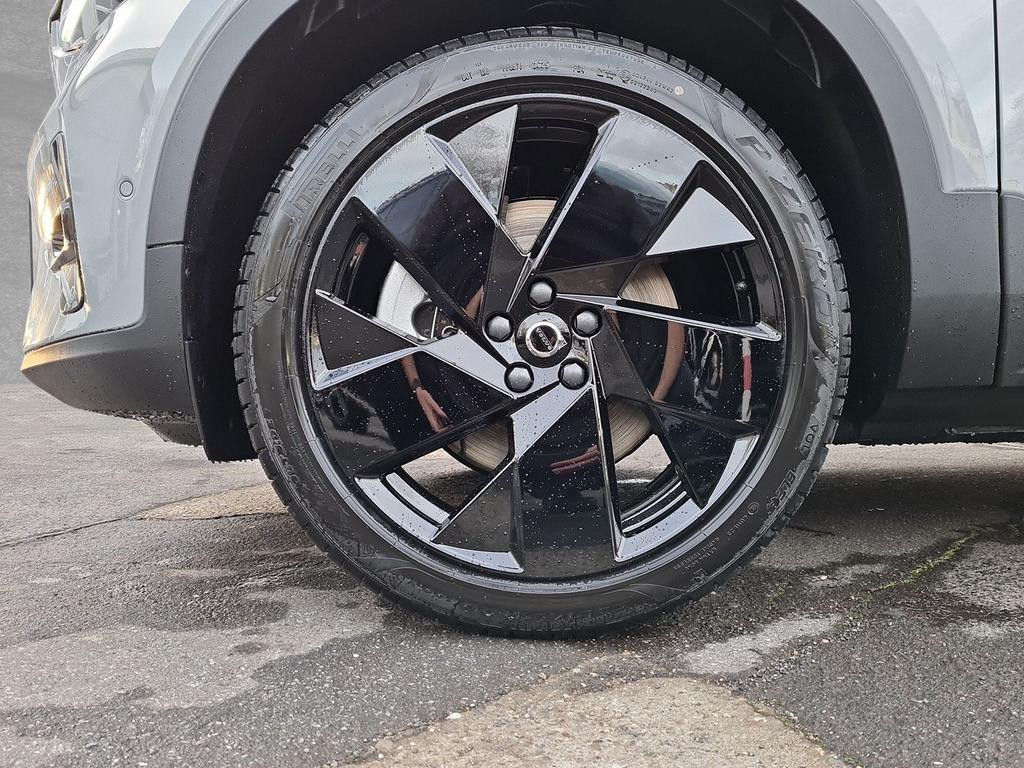 Volvo EX40
