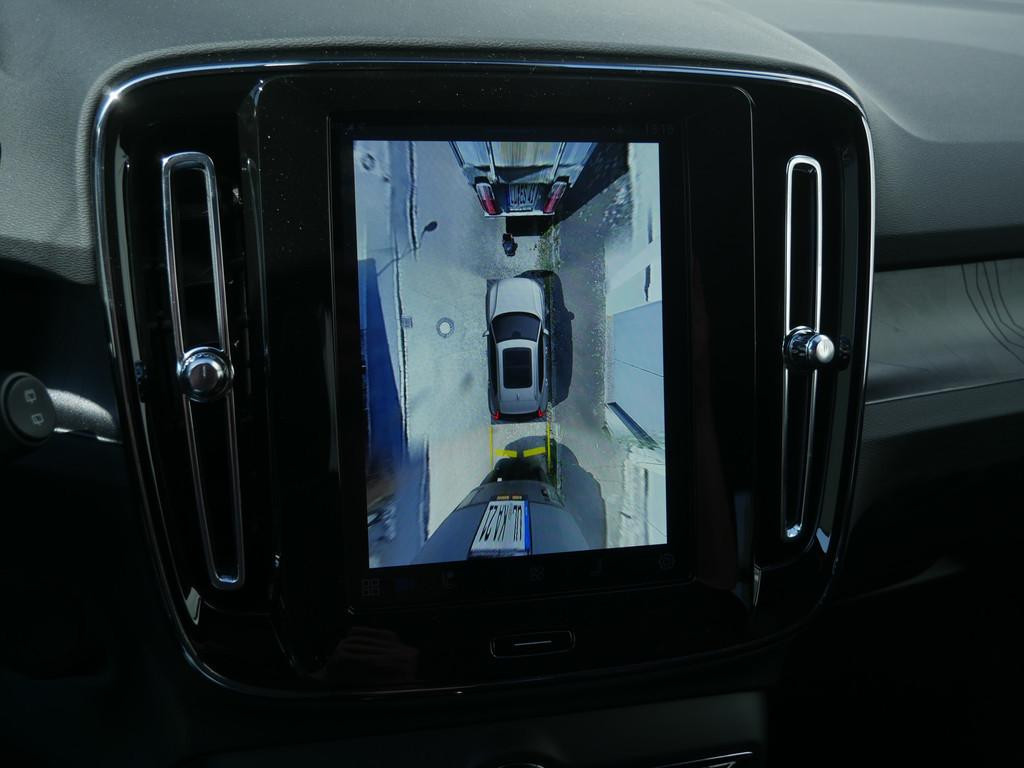 Volvo EX40