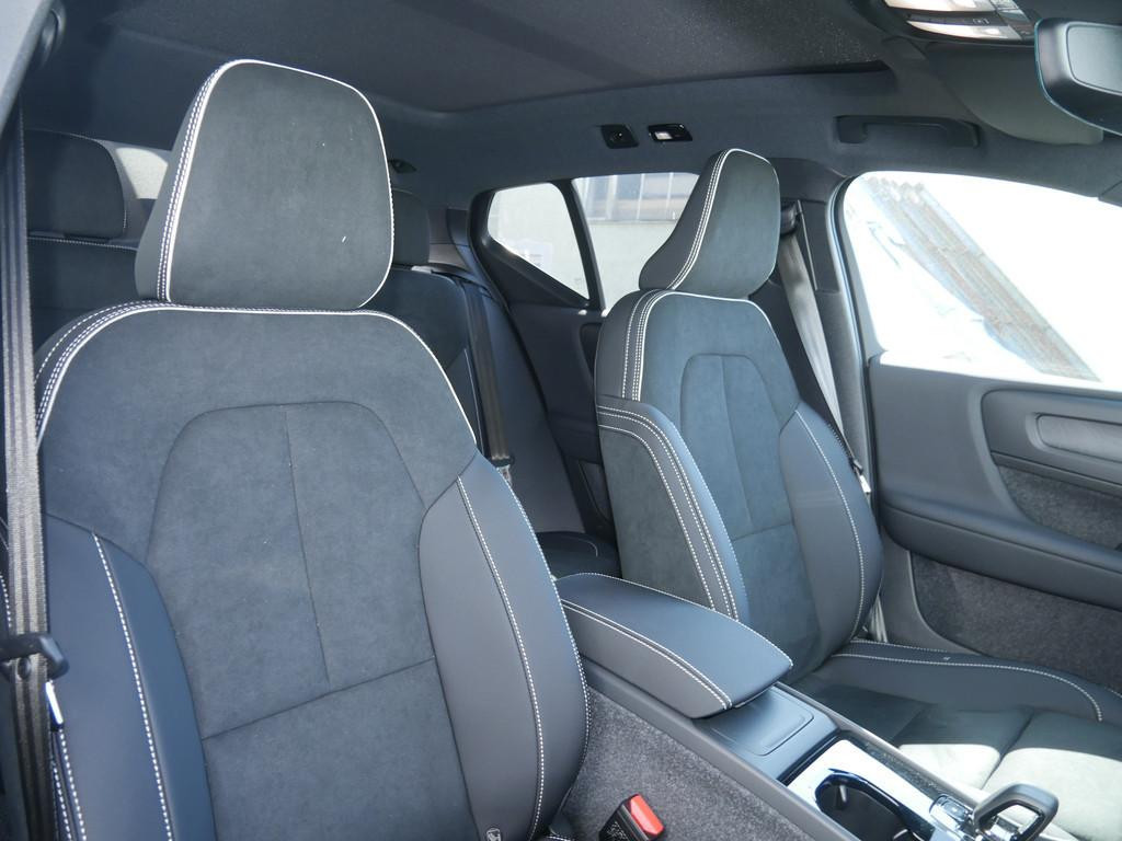 Volvo EX40
