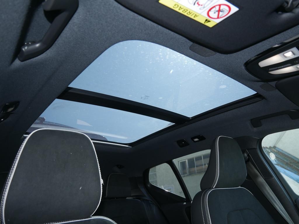 Volvo EX40