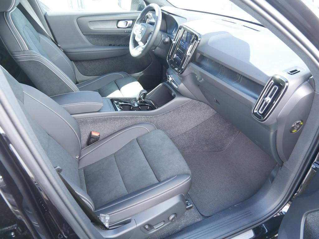 Volvo EX40