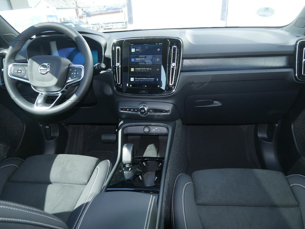 Volvo EX40