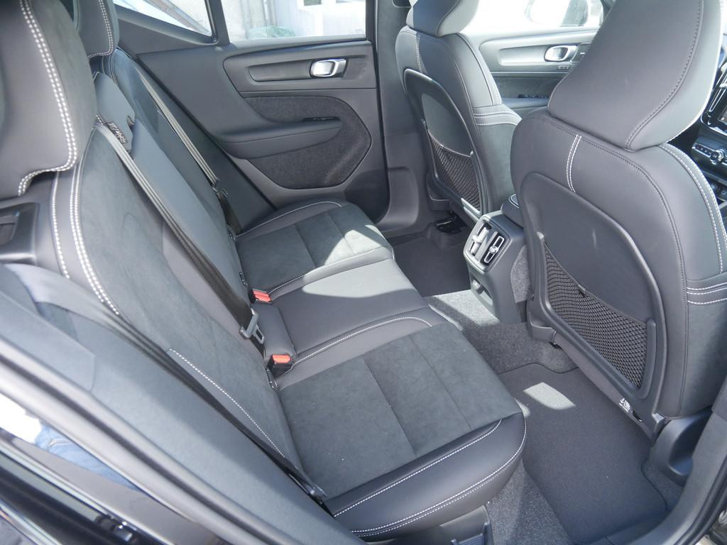 Volvo EX40