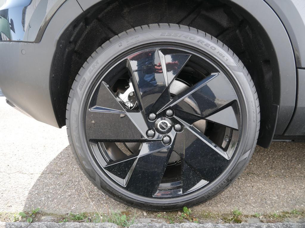 Volvo EX40
