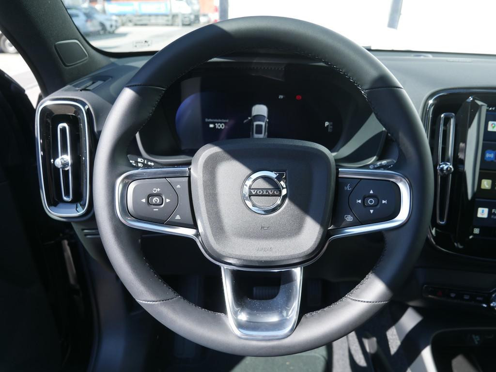 Volvo EX40