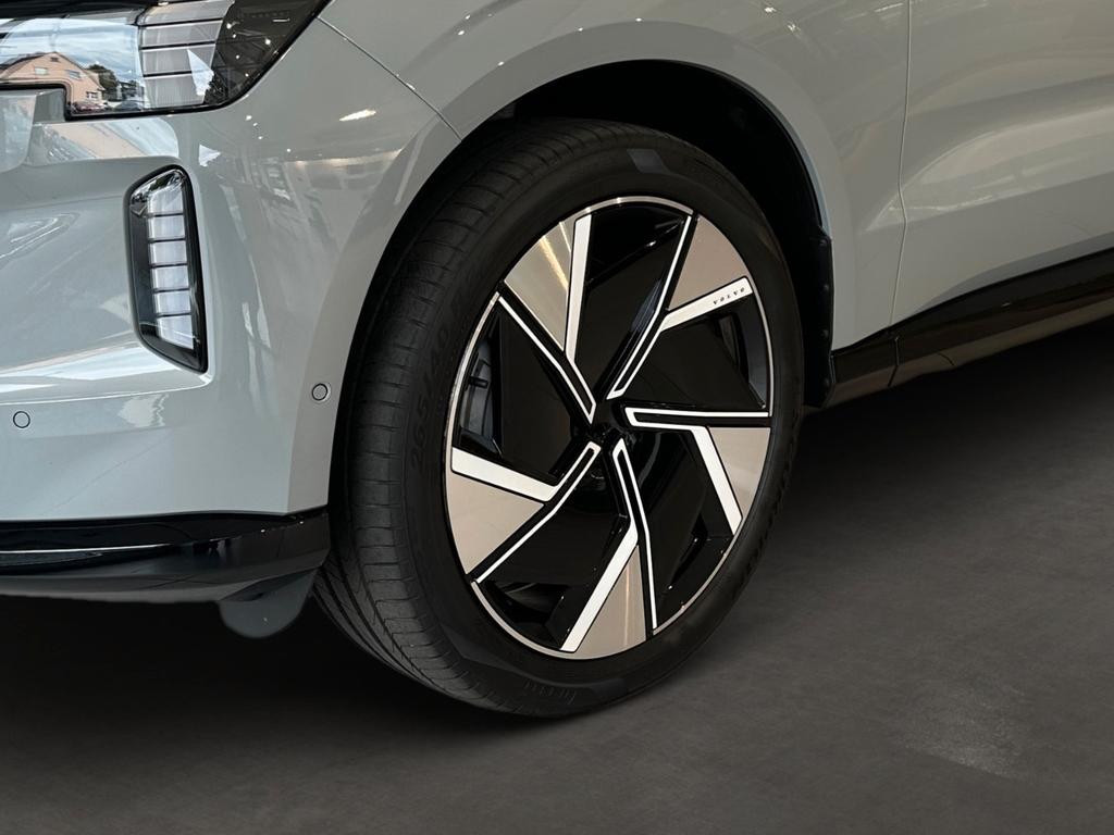 Volvo EX90