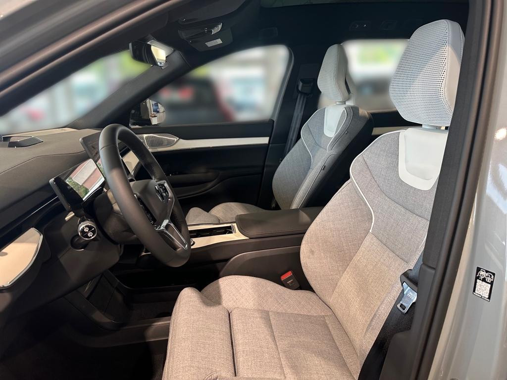 Volvo EX90