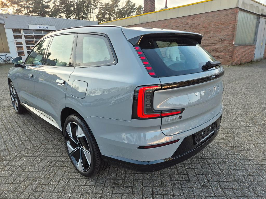 Volvo EX90