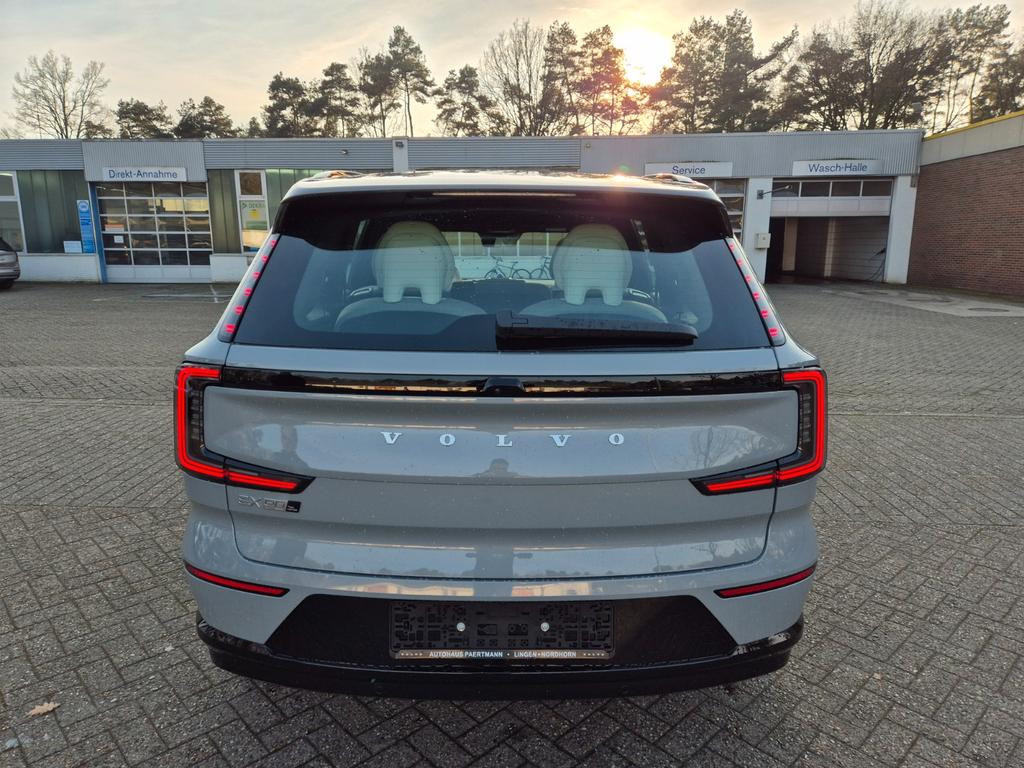 Volvo EX90