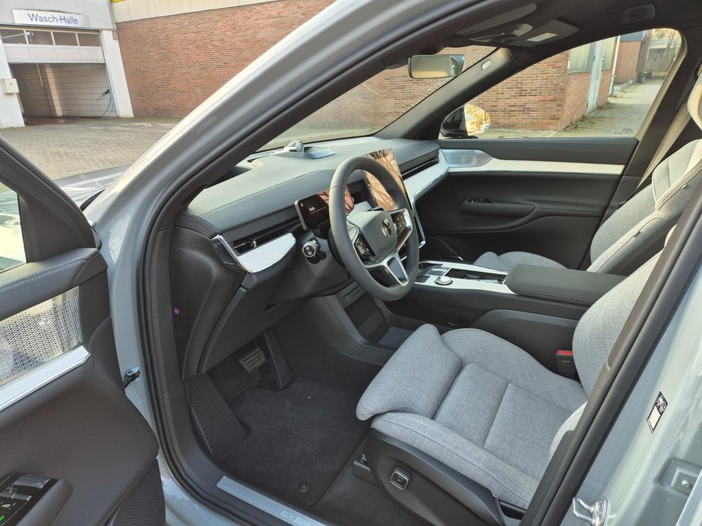 Volvo EX90