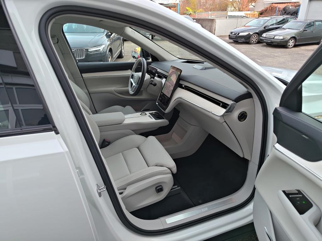 Volvo EX90