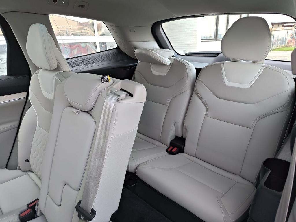 Volvo EX90