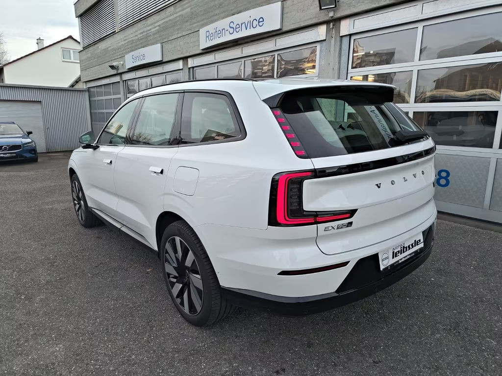 Volvo EX90