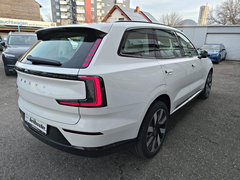 Volvo EX90