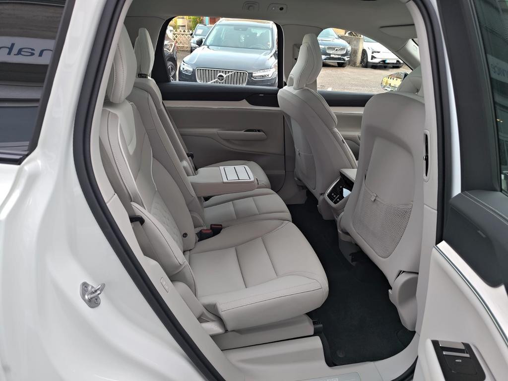 Volvo EX90