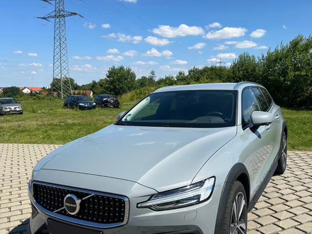 Volvo V60 AWD Plus