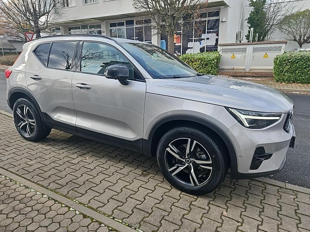 Volvo XC40 Plus Dark