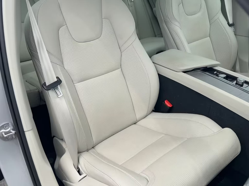 Volvo XC60 AWD Ultimate Bright