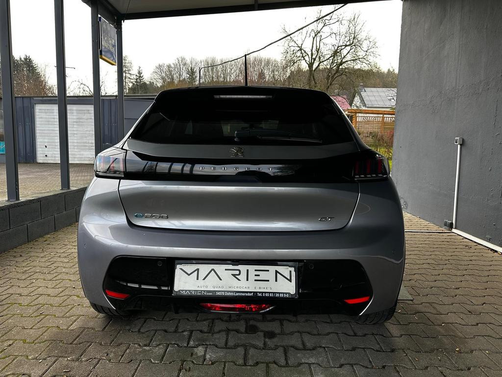 Peugeot e-208