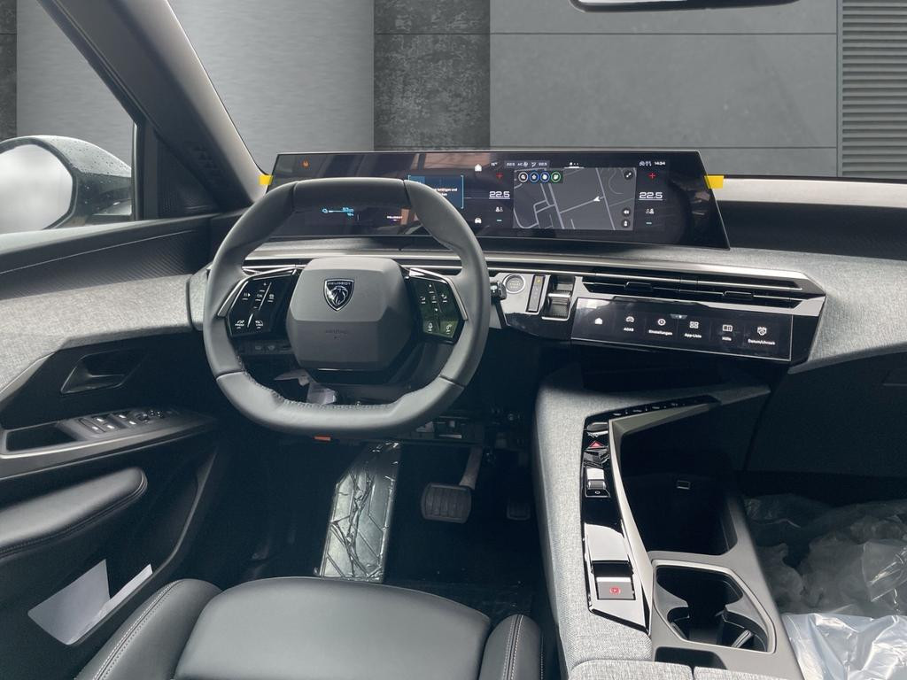 Peugeot E-3008