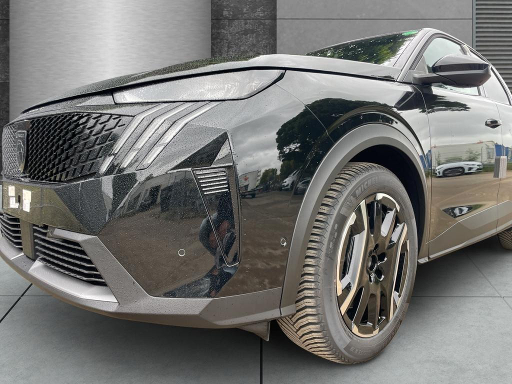 Peugeot E-3008