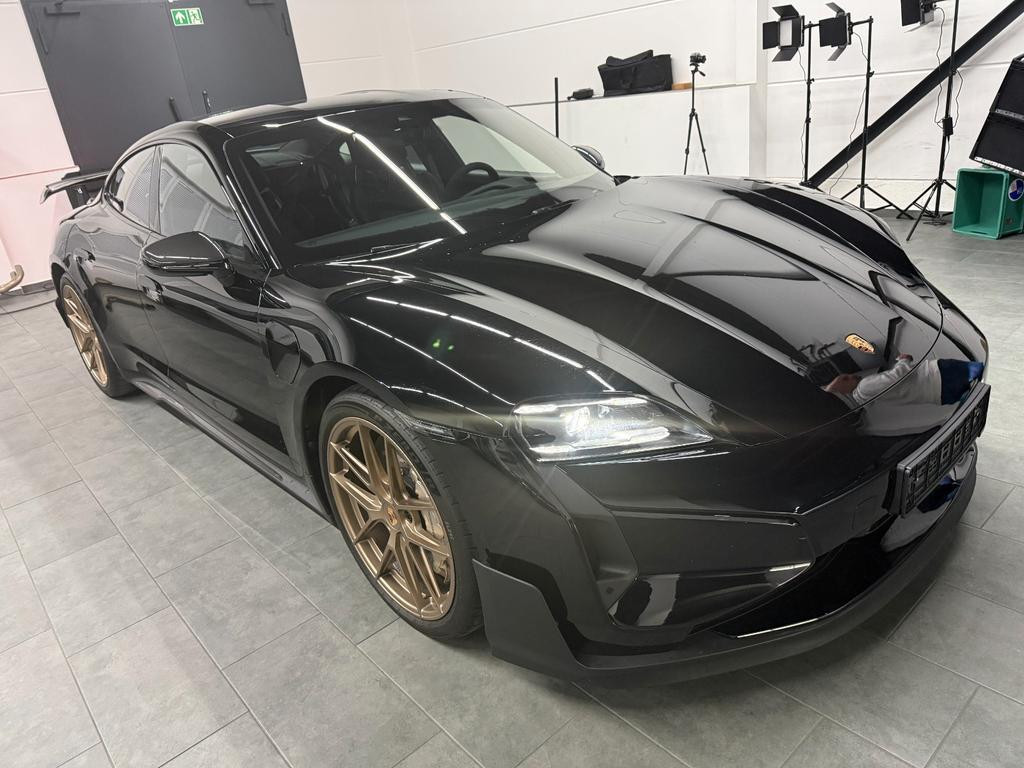 Porsche Taycan Turbo