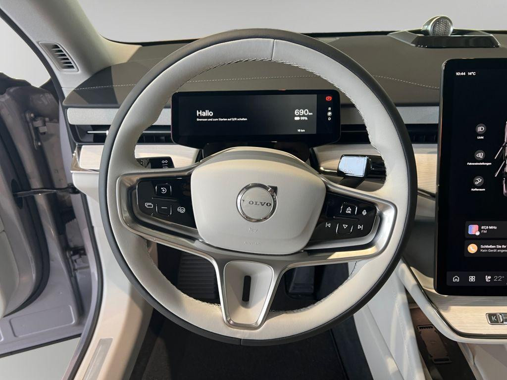 Volvo ES90