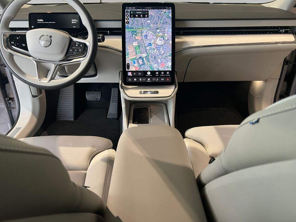 Volvo ES90