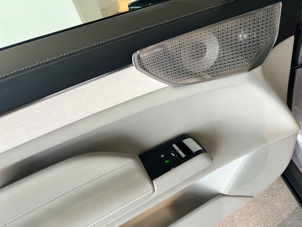 Volvo ES90